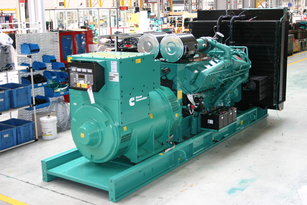 Động cơ máy phát điện Cummins QSK60 – loại động cơ diesel công suất lớn, đóng vai trò là nguồn cơ học chính trong cấu tạo máy phát điện